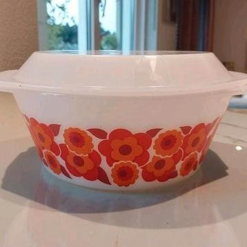 Vintage jaren 70 Arcopal ovenschaal beschikbaar voor biedingen