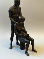 bronzen beeld gezin Gesigneerd, Antiek en Kunst, Antiek | Koper en Brons, Ophalen of Verzenden