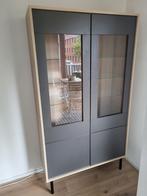BASIC BWT104 Vitrinekast grafiet/hout, Ophalen, Zo goed als nieuw, 25 tot 50 cm, 150 tot 200 cm