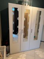 GRATIS ! Witte kast met 3 deuren - 180x138x51 cm, Huis en Inrichting, Ophalen, Overige materialen, Gebruikt, 100 tot 150 cm