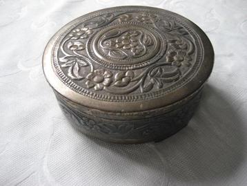 Prachtig sieraden doosje, mooi bewerkt Ø 13 cm beschikbaar voor biedingen