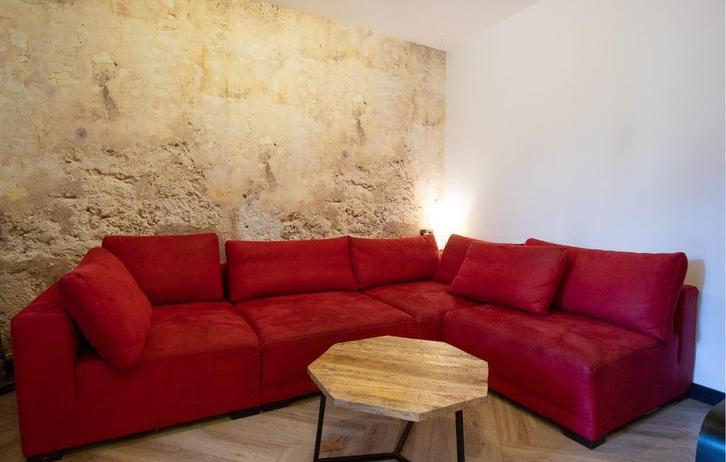 Rode hoekbank – goede staat – ophalen Den Haag, Huis en Inrichting, Banken | Sofa's en Chaises Longues, Gebruikt, Vierpersoons of meer