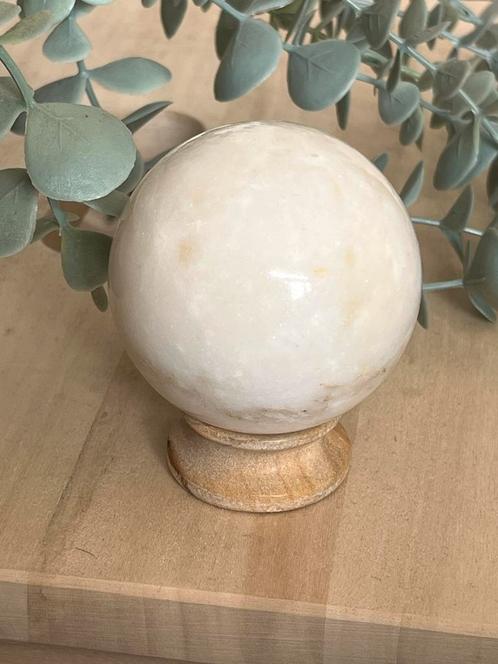 Betoverende Bol Witte Maansteen – 334 gram, 6 cm, Verzamelen, Mineralen en Fossielen, Mineraal, Ophalen of Verzenden
