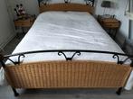 Metalen met riet bed, Ophalen, Gebruikt, Tweepersoons, 140 cm