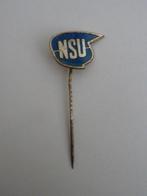 oud emaille speldje - NSU - auto en motormerk, Verzamelen, Speldjes, Pins en Buttons, Ophalen of Verzenden, Merk, Speldje of Pin