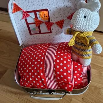 Mooi bedkoffertje , (leuk cadeau voor Sinterklaas?) beschikbaar voor biedingen