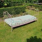 Antiek ijzerenkrullen bed, Huis en Inrichting, Slaapkamer | Bedden, Ophalen, Gebruikt, Eenpersoons, Nostalgisch