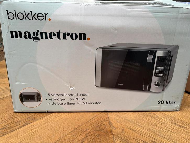 Blokker Magnetron nooit gebruikt, Witgoed en Apparatuur, Magnetrons, Nieuw, Vrijstaand, Magnetron, 45 tot 60 cm, Draaiplateau