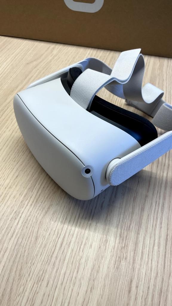 Oculus Meta Quest 2, Spelcomputers en Games, Virtual Reality, Zo goed als nieuw, Pc, VR-bril, Ophalen of Verzenden