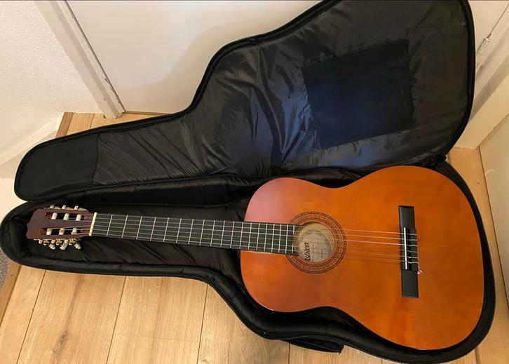 Gitaar + Accessoires - Ashton CG04 AM, Muziek en Instrumenten, Snaarinstrumenten | Gitaren | Akoestisch, Gebruikt, Klassieke of Spaanse gitaar