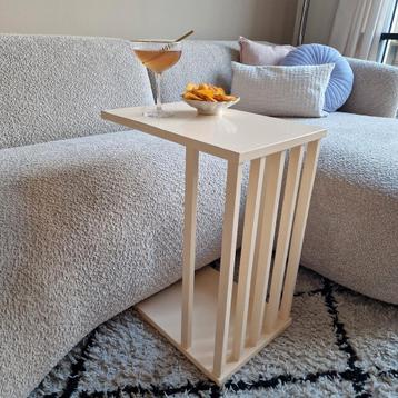 Bijzettafel voor over de bank  beschikbaar voor biedingen