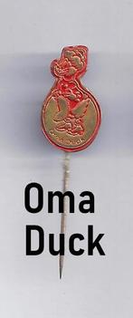Speldje Oma Duck Rood, Verzamelen, Ophalen of Verzenden, Gebruikt, Overige onderwerpen, Speldje of Pin