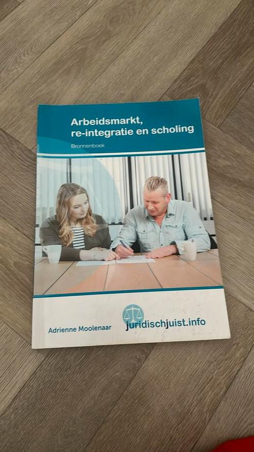 Adriënne Moolenaar - Bronnenboek, Boeken, Schoolboeken, Zo goed als nieuw, Nederlands, Overige niveaus, Ophalen of Verzenden