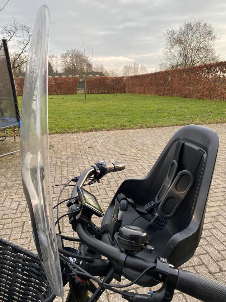 Bobike fietsstoeltje voorop met scherm en bevestiging, Fietsen en Brommers, Fietsaccessoires | Fietsstoeltjes, Gebruikt, Ophalen