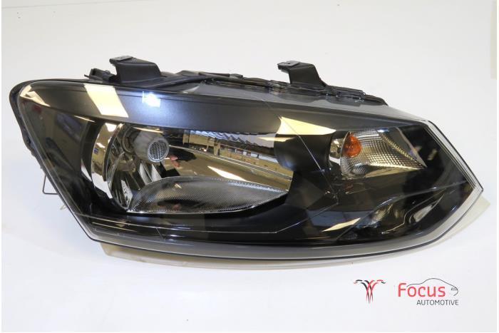 Koplamp rechts van een Volkswagen Polo, Auto-onderdelen, Verlichting, Volkswagen, Nieuw, 6 maanden garantie, 12 maanden garantie