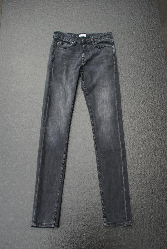 Grijs/zwarte spijkerbroek – merk Only&Sons – maat W28L34, Kleding | Heren, Spijkerbroeken en Jeans, Zo goed als nieuw, Zwart, Ophalen of Verzenden