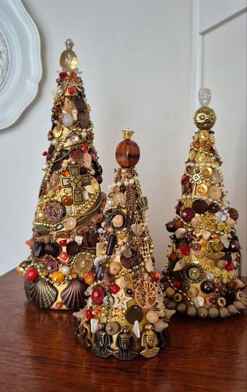 Kerstboompjes zelfgemaakt  beschikbaar voor biedingen
