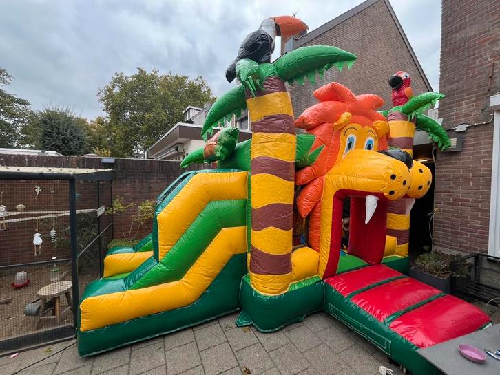 Springkussen Jungle & Slide XL Tilburg, Goirle, Diessen,, Hobby en Vrije tijd, Feestartikelen | Verhuur, Zo goed als nieuw, Overige