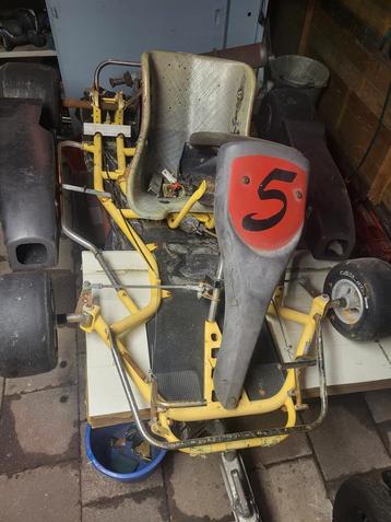 Go-kart nummer 5 - Gebruikt opknapper  beschikbaar voor biedingen