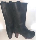 Zwarte Clumpy's maat 38 valt ruim igst, Kleding | Dames, Hoge laarzen, Zwart, Clumpy's, Ophalen of Verzenden