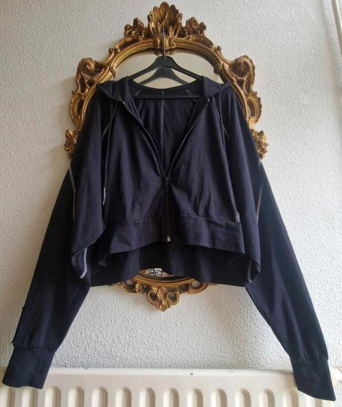Als nieuw! BLACK by K&M zwart super wijd vestje met capuchon, Kleding | Dames, Grote Maten, Zo goed als nieuw, Trui of Vest, Zwart