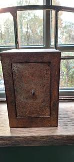 Ijzeren kluisje, Antiek en Kunst, Ophalen