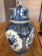 Delfts Blauwe vaas met deksel Boch 40 cm hoog, Antiek en Kunst, Antiek | Vazen, Ophalen of Verzenden