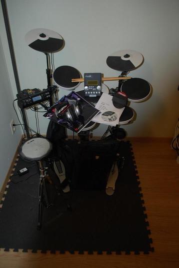 Roland TD4KP drumstel set beschikbaar voor biedingen