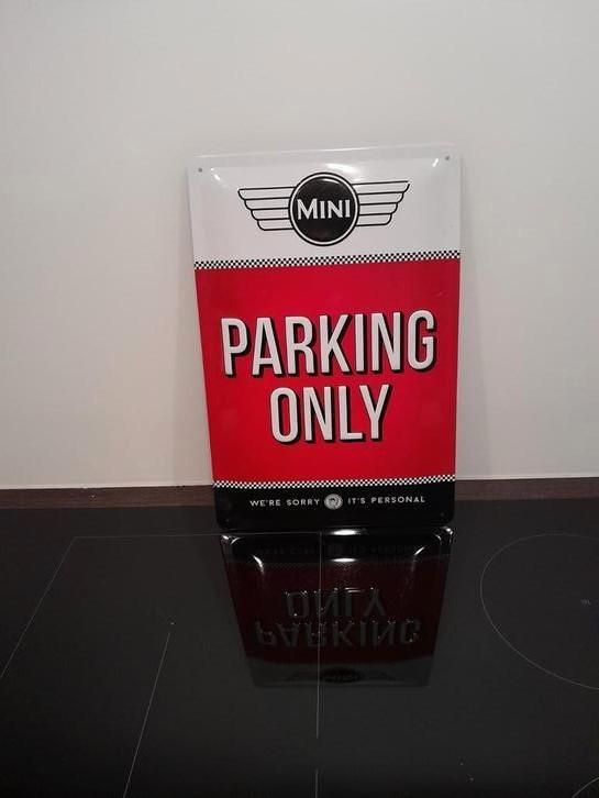 MINI wandbord reclamebord MINI PARKING ONLY tekstbord, Huis en Inrichting, Woonaccessoires | Tekstborden en Spreuken, Zo goed als nieuw