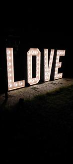 Lichtletters "LOVE" te huur (andere letters ook beschikbaar), Hobby en Vrije tijd, Feestartikelen | Verhuur, Ophalen of Verzenden