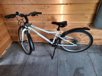 BTWIN Hybridefiets 500 24 inch voor kinderen wit beschikbaar voor biedingen