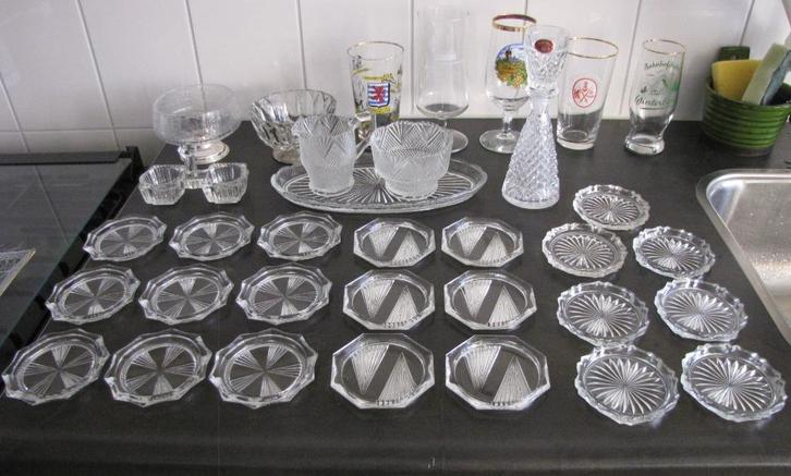 Diverse geslepen glazen onderzetters voor bijv. bowlglazen, Antiek en Kunst, Antiek | Glas en Kristal, Ophalen