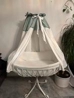 Mooie witte wieg met hemeltje, Kinderen en Baby's, Babywiegjes en Ledikanten, Ophalen of Verzenden, Zo goed als nieuw, Wieg