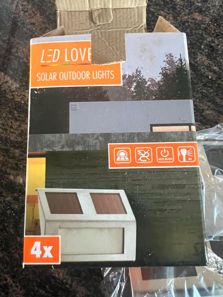 2 Nieuwe Solar Buitenlampen, Tuin en Terras, Buitenverlichting, Nieuw, Wandlamp, Kunststof, Minder dan 50 watt, Zonne-energie