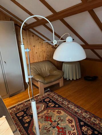Vintage Booglamp - Stijlvol Design beschikbaar voor biedingen