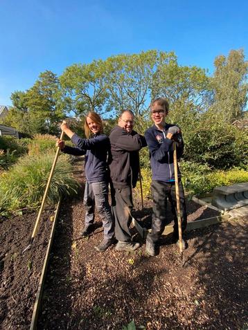 Ecologisch(moes)tuinhulp  tuinvrouw, hovenier, tuinonderhoud beschikbaar voor biedingen