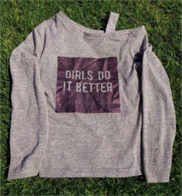 Roze met zwarte trui shirt met opdruk maat m merk coolcat beschikbaar voor biedingen