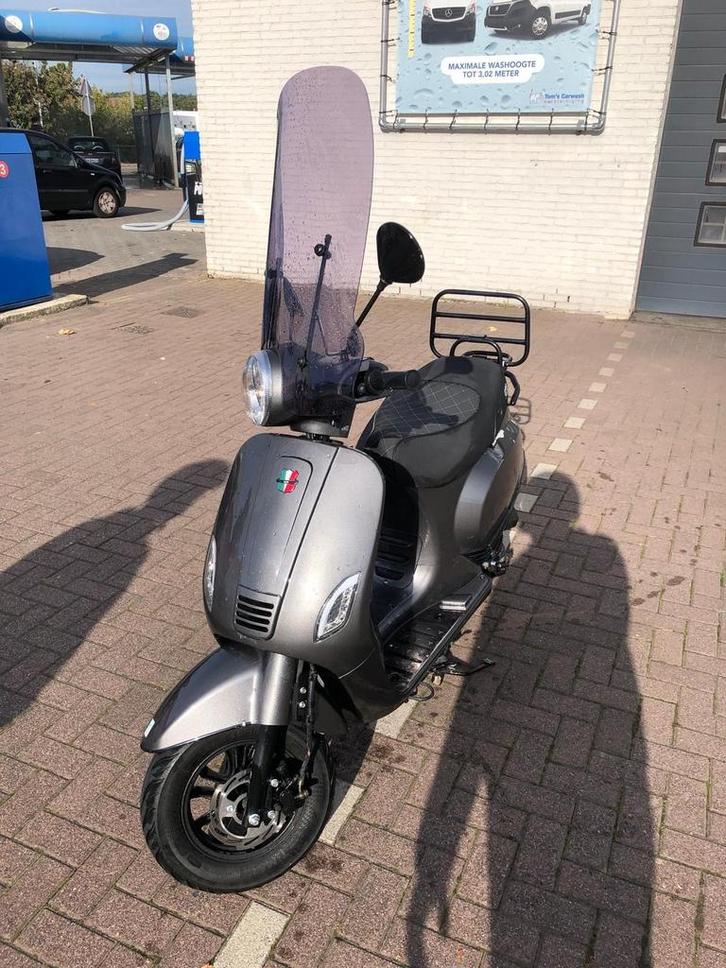 GTS Toscana Dynamic Snor scooter, Fietsen en Brommers, Snorfietsen en Snorscooters, Zo goed als nieuw, Overige merken, Benzine