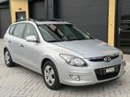 Hyundai I30 CW 2.0i i-Catcher - Panorama - Stoelverwarming -, Voorwielaandrijving, 65 €/maand, Stof, Gebruikt