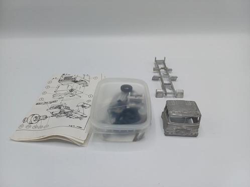 Miho FTF F serie 6x4 witmetaal kit, Hobby en Vrije tijd, Modelauto's | 1:50, Zo goed als nieuw, Bus of Vrachtwagen, Ophalen of Verzenden