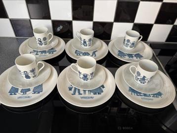 6 klederdracht ontbijtbordjes en kopjes Regout Leeuwenzegel beschikbaar voor biedingen