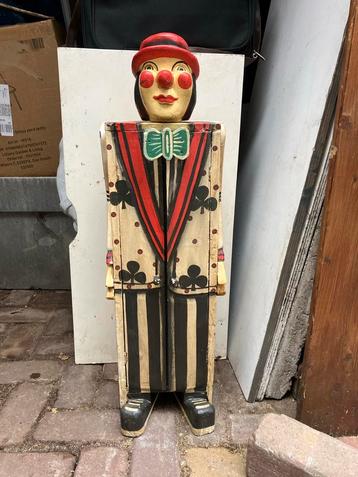 Gratis Clown kastje - Deurtje sluit niet goed beschikbaar voor biedingen