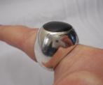 Zilveren zware ring met onyx maat ruim 17.5 nr.1660, Sieraden, Tassen en Uiterlijk, Ringen, Verzenden, Zo goed als nieuw, 17 tot 18