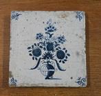 Antieke tegel bloemen in vaas, Antiek en Kunst, Ophalen of Verzenden