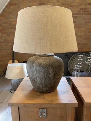 Kruiklampen beschikbaar voor biedingen