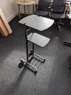 Stevige Beamer tafel, Ophalen, Gebruikt