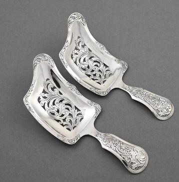 zilveren natfruitschep Biedermeier, 1848, floraal ajour beschikbaar voor biedingen