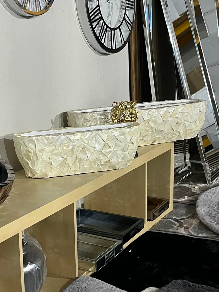 SCHELPENVAAS SCHUIT MOTHER OF PEARL CREME OFFWHITE, Huis en Inrichting, Woonaccessoires | Vazen, Zo goed als nieuw, Overige kleuren