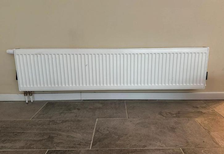 Radiator, Doe-het-zelf en Verbouw, Verwarming en Radiatoren, Zo goed als nieuw, Radiator, 30 tot 80 cm, 150 cm of meer, Ophalen