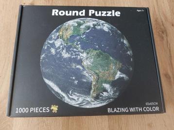 puzzel aarde rond beschikbaar voor biedingen